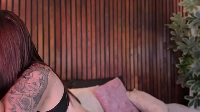 Jennmiiller  online show from February 2026 12:12:01 PM