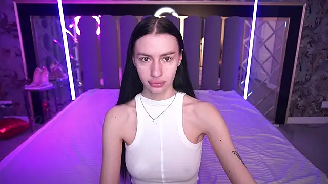 Snow WhiteeeX online show from April 2026 05:41:01 AM