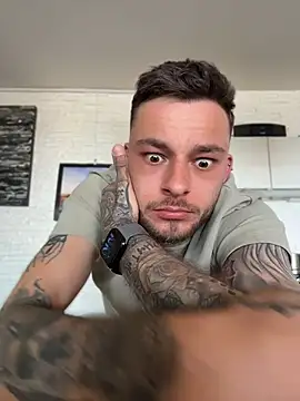 hottwoboys online show from April 2026 10:13:02 AM