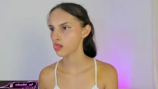 ninaht online show from April 2026 09:05:01 PM