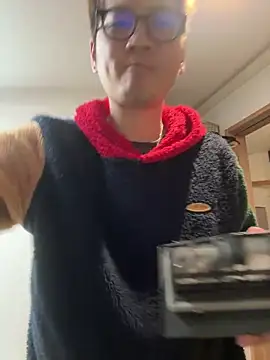 Snapshot of kensnb chatting on February 2025 08:41:02 PM kensnb online show from February 2025 08:41:02 PM