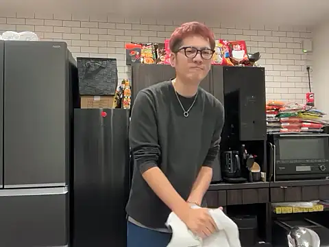 Snapshot of kensnb chatting on October 2025 08:18:01 PM kensnb online show from October 2025 08:18:01 PM