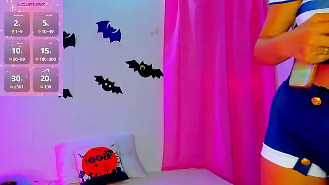 Natasha by online show from October 2025 01:58:01 PM