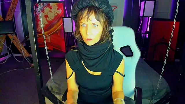 Snapshot of Elizabe_th chatting on January 2025 11:53:02 PM Elizabe th online show from January 2025 11:53:02 PM