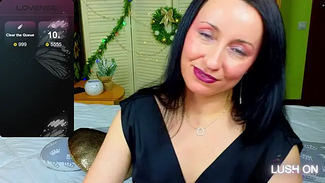 Snapshot of Roxyy_Star chatting on December 2024 02:04:02 AM Roxyy Star online show from December 2024 02:04:02 AM