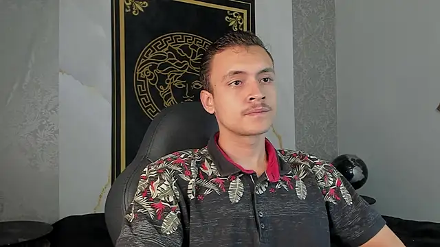 Desmon Clark online show from January 2025 06:02:02 AM