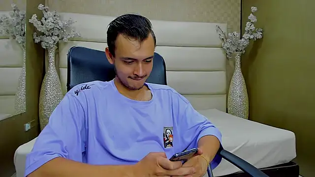 Desmon Clark online show from February 2025 07:14:02 PM