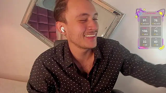 Desmon Clark online show from September 2025 11:27:02 PM