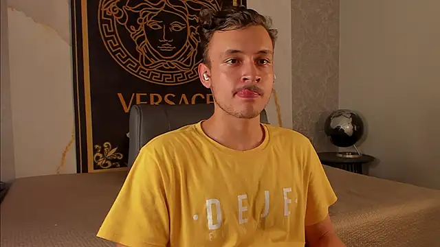 Desmon Clark online show from September 2025 12:43:01 AM