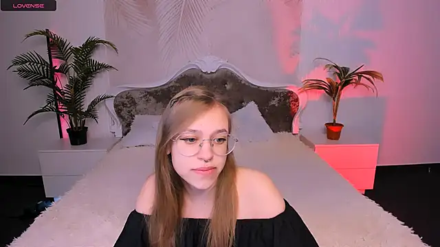 LayriantaVee online show from January 2025 07:05:01 AM