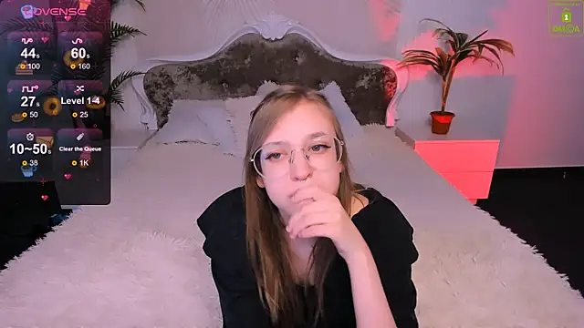 LayriantaVee online show from January 2025 01:09:01 PM