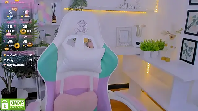 LayriantaVee online show from January 2025 10:05:02 AM