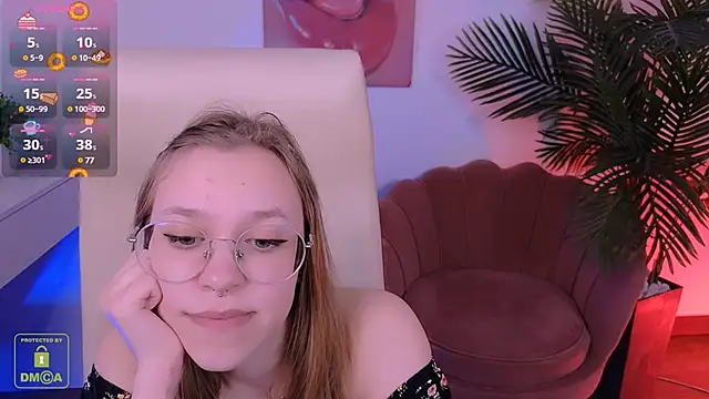 LayriantaVee online show from March 2025 10:29:01 AM