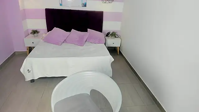 Scarlett  bell online show from November 2025 07:12:01 PM