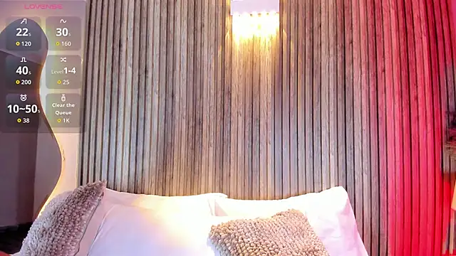 HannaPaola online show from April 2026 10:43:01 PM