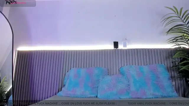 valentina lux online show from February 2026 07:11:01 PM