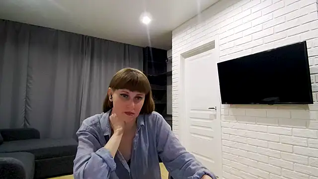 Snapshot of Daniella_Lorente chatting on May 2026 09:43:01 PM Daniella Lorente online show from May 2026 09:43:01 PM