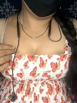 Snapshot of Queen_sakshi chatting on February 2026 07:54:01 PM Queen sakshi online show from February 2026 07:54:01 PM