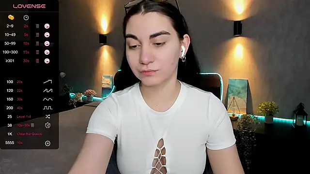 hannacheekss  online show from February 2025 02:00:01 AM