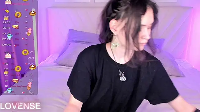 Emily Strikeee online show from January 2026 09:47:02 AM