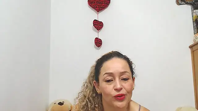 ariellth online show from October 2025 03:00:01 PM