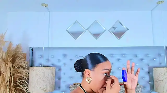 EileenBenzon online show from November 2025 04:40:02 PM