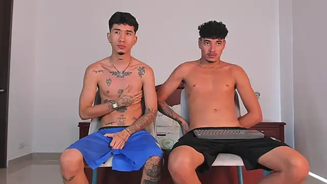 Snapshot of Ian_and_Noah chatting on September 2025 09:26:01 PM Ian and Noah online show from September 2025 09:26:01 PM