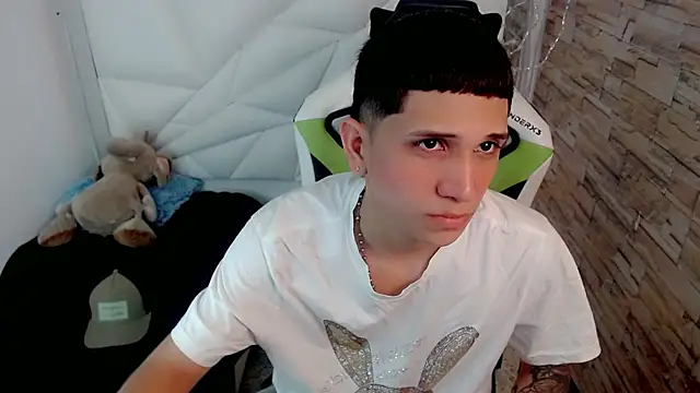 Brayan lopezz online show from February 2025 12:57:02 PM