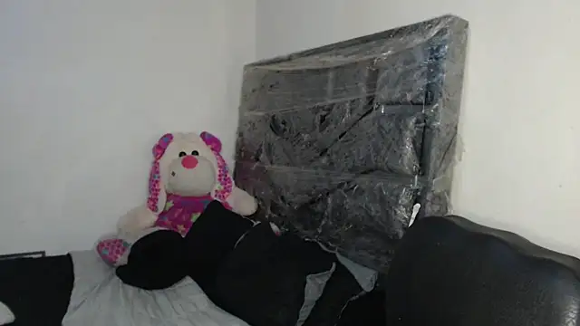 skinny sweet2411 online show from February 2026 07:37:01 PM