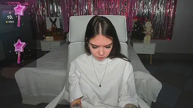 Snapshot of SweetyDeviliya chatting on December 2024 05:48:01 AM SweetyDeviliya online show from December 2024 05:48:01 AM