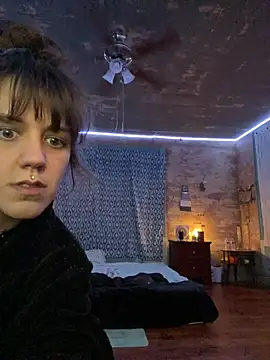 Snapshot of AvariaaVexx chatting on November 2025 02:47:02 AM AvariaaVexx online show from November 2025 02:47:02 AM