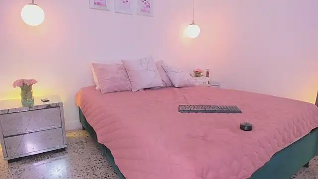 ibella7 online show from April 2026 07:58:01 PM