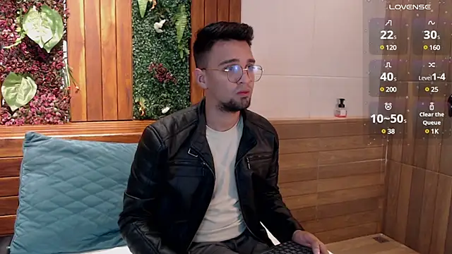 Snapshot of Edward_max chatting on January 2025 03:30:01 AM Edward max online show from January 2025 03:30:01 AM