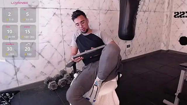 Snapshot of Edward_max chatting on January 2025 06:46:01 AM Edward max online show from January 2025 06:46:01 AM