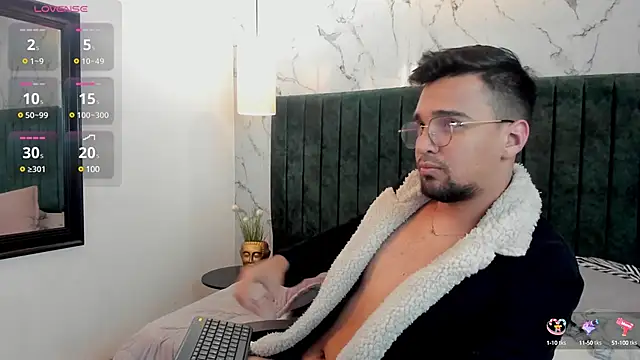 Snapshot of Edward_max chatting on January 2025 06:35:01 AM Edward max online show from January 2025 06:35:01 AM