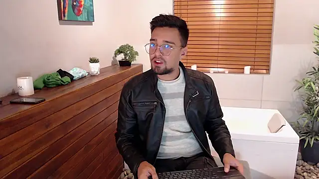 Snapshot of Edward_max chatting on February 2025 03:13:01 AM Edward max online show from February 2025 03:13:01 AM