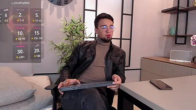 Snapshot of Edward_max chatting on February 2025 03:42:01 AM Edward max online show from February 2025 03:42:01 AM