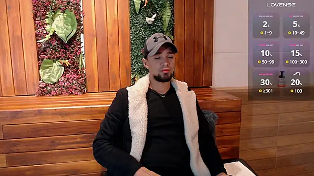 Snapshot of Edward_max chatting on February 2025 03:25:02 AM Edward max online show from February 2025 03:25:02 AM