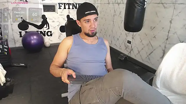 Snapshot of Edward_max chatting on February 2025 05:44:02 AM Edward max online show from February 2025 05:44:02 AM