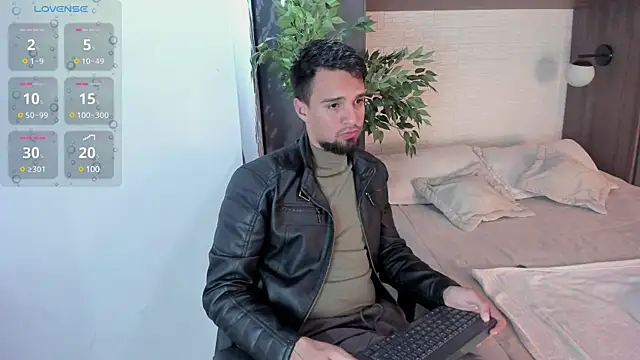 Snapshot of Edward_max chatting on February 2025 03:45:02 AM Edward max online show from February 2025 03:45:02 AM