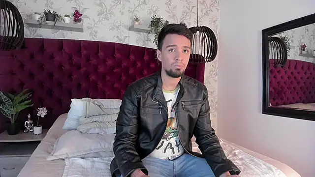 Snapshot of Edward_max chatting on March 2025 03:31:01 AM Edward max online show from March 2025 03:31:01 AM