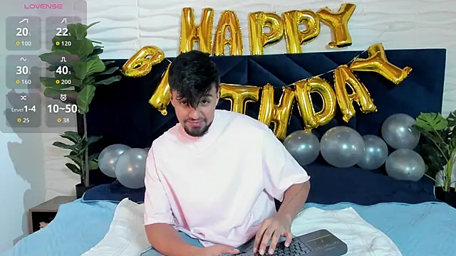 Snapshot of Edward_max chatting on September 2025 04:02:02 AM Edward max online show from September 2025 04:02:02 AM