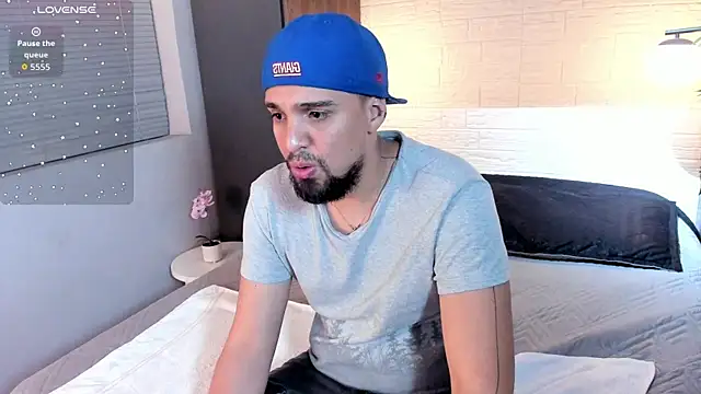 Snapshot of Edward_max chatting on October 2025 03:49:01 AM Edward max online show from October 2025 03:49:01 AM