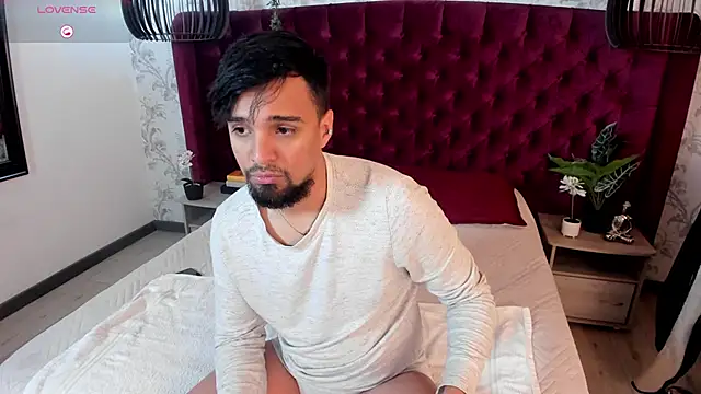 Snapshot of Edward_max chatting on October 2025 03:47:01 AM Edward max online show from October 2025 03:47:01 AM