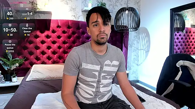 Snapshot of Edward_max chatting on October 2025 03:38:01 AM Edward max online show from October 2025 03:38:01 AM