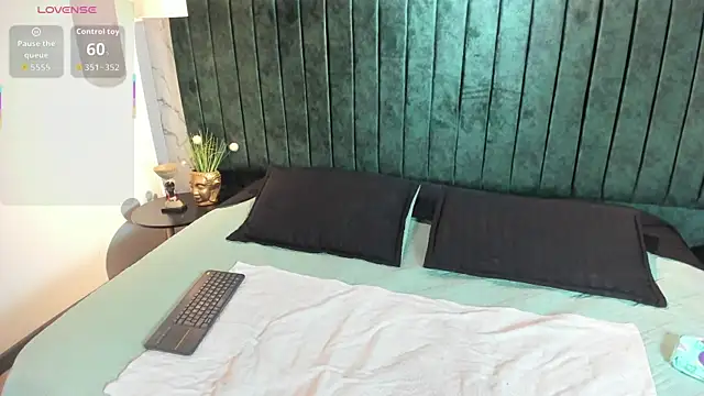 Edward max online show from April 2026 03:20:02 AM