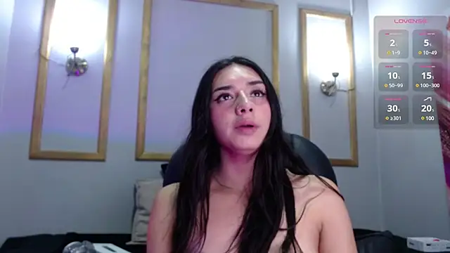 Snapshot of Kylie_golden chatting on February 2025 11:36:02 AM Kylie golden online show from February 2025 11:36:02 AM
