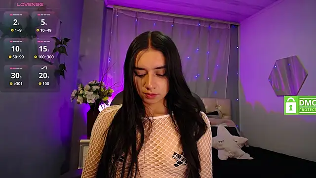 Snapshot of Kylie_golden chatting on September 2025 12:43:02 PM Kylie golden online show from September 2025 12:43:02 PM