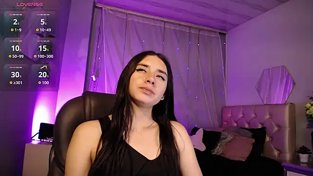 Snapshot of Kylie_golden chatting on October 2025 02:02:01 PM Kylie golden online show from October 2025 02:02:01 PM
