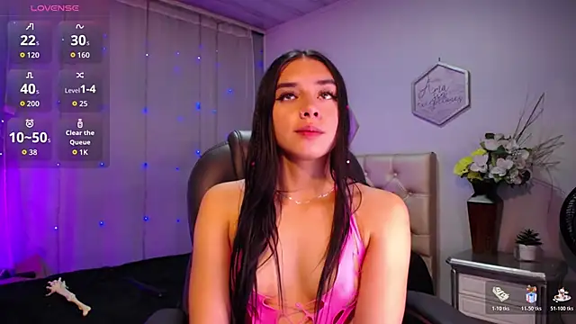 Snapshot of Kylie_golden chatting on October 2025 12:28:02 PM Kylie golden online show from October 2025 12:28:02 PM
